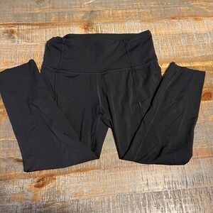 Lululemon black size 6 fast and free high rise cropped leggings